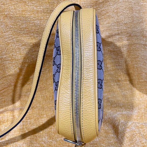 SOLD / Authentic Gucci Bree medium size camera bag - Picture 5 of 14